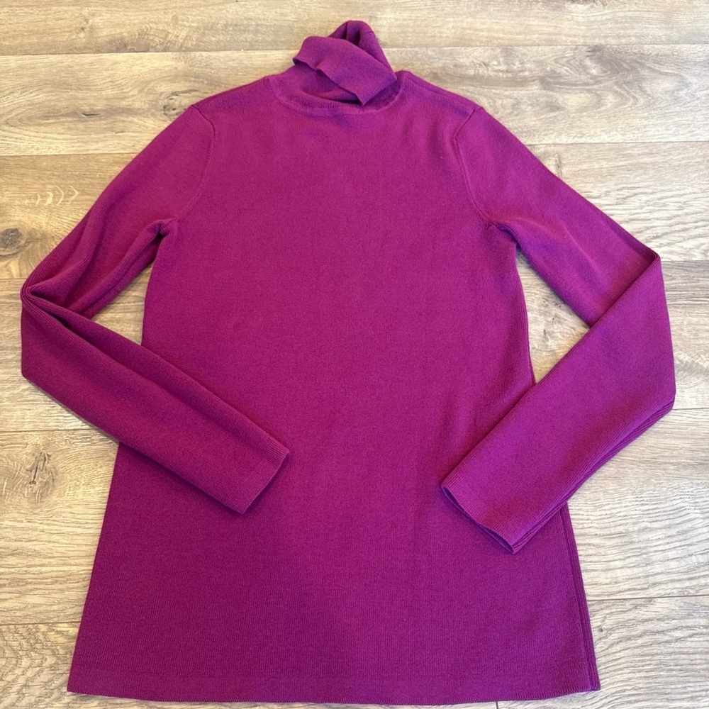 Chicos Turtleneck Top Size 0 Small Fuchsia Ribbed Classic Soft Knit Stretchy - Picture 2 of 6